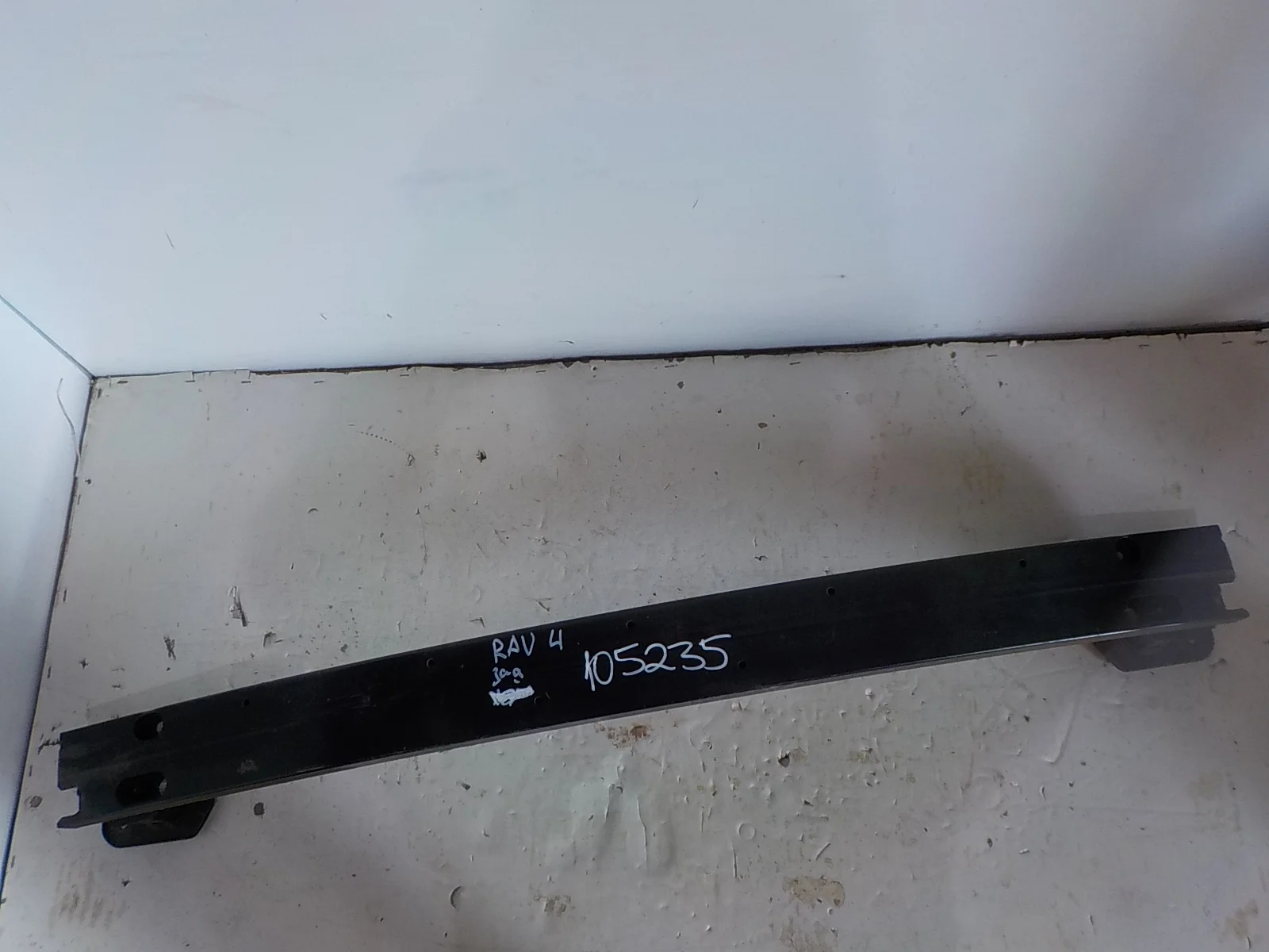Усилитель бампера Toyota RAV4 IV рестайлинг (2015—2019) Зад