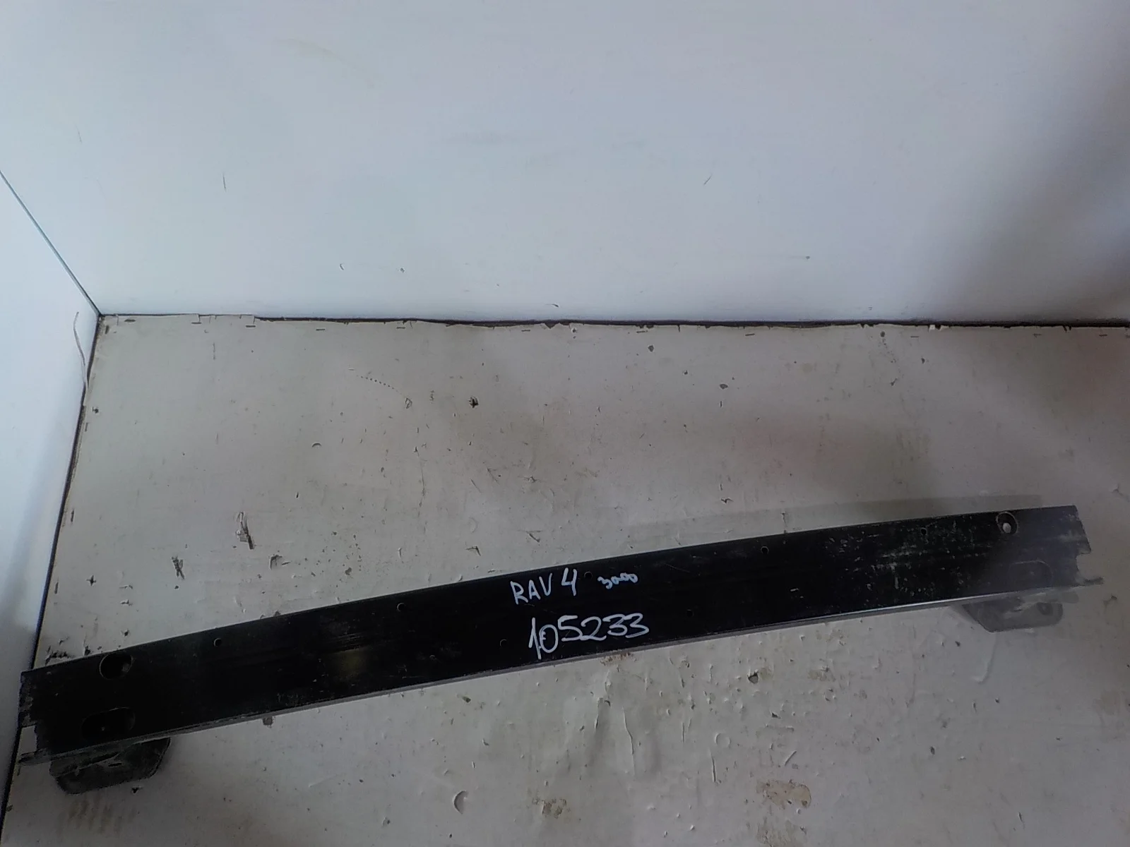 Усилитель бампера Toyota RAV4 IV рестайлинг (2015—2019) Зад