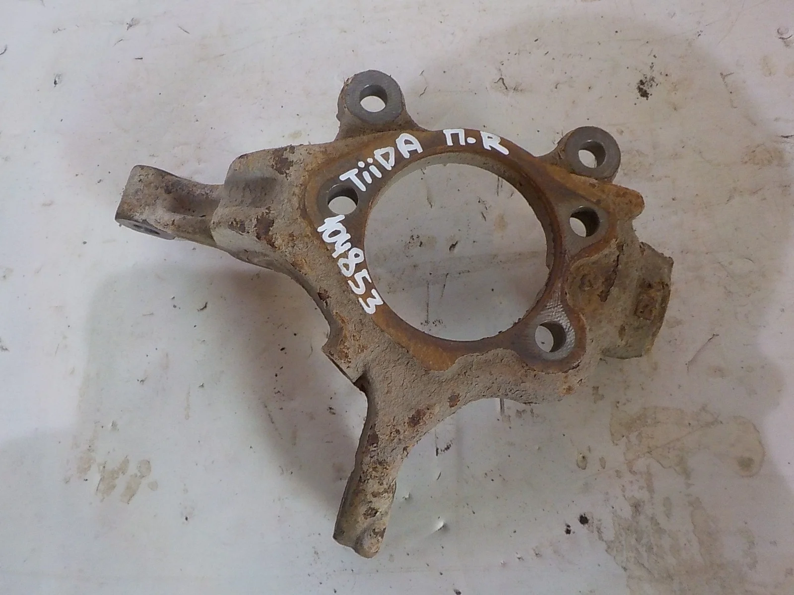 кулак поворотный Nissan Tiida C11 рестайлинг (2010—2013) Перед Право