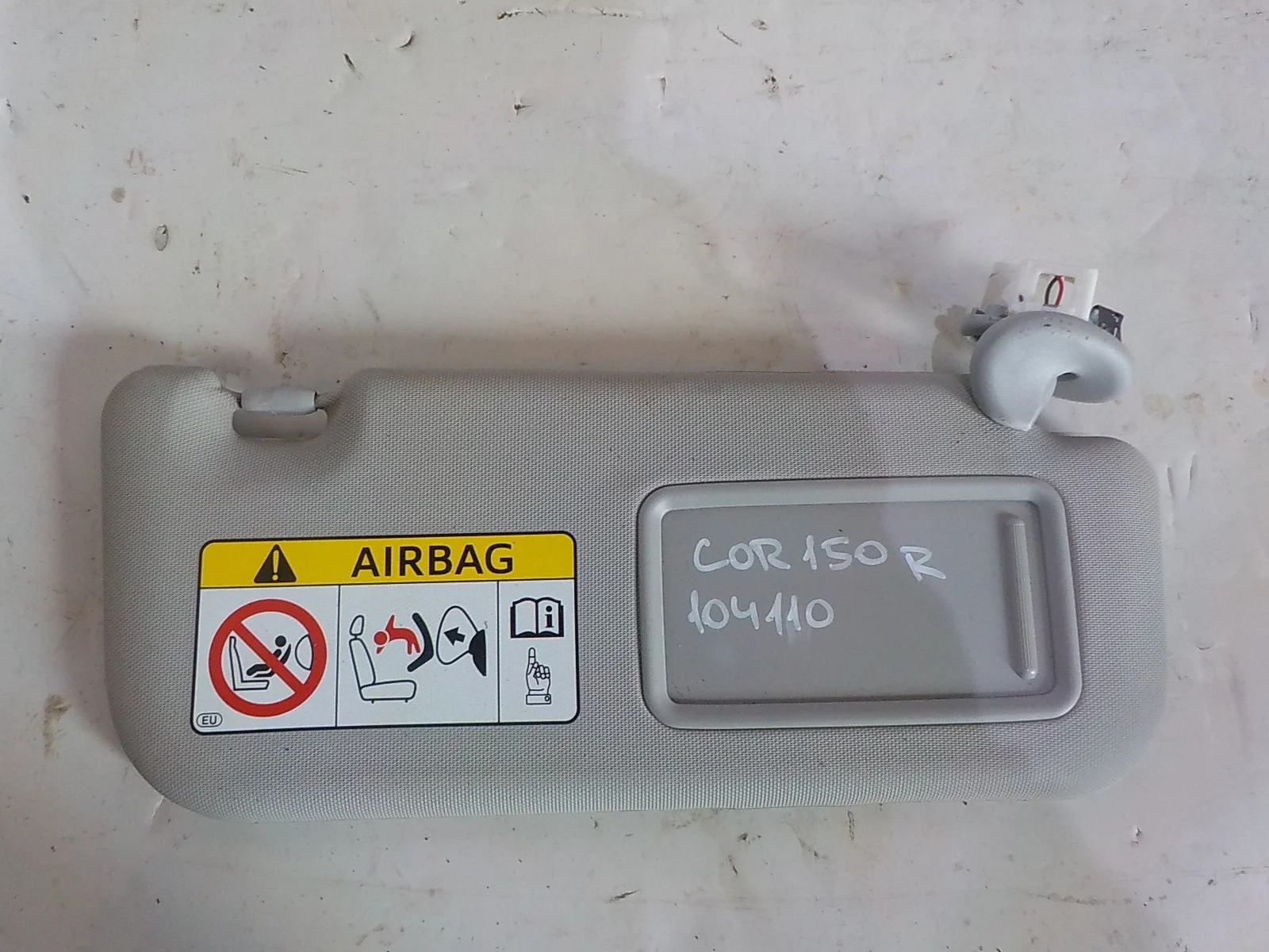 козырек Toyota Corolla X (2006—2010)  Право