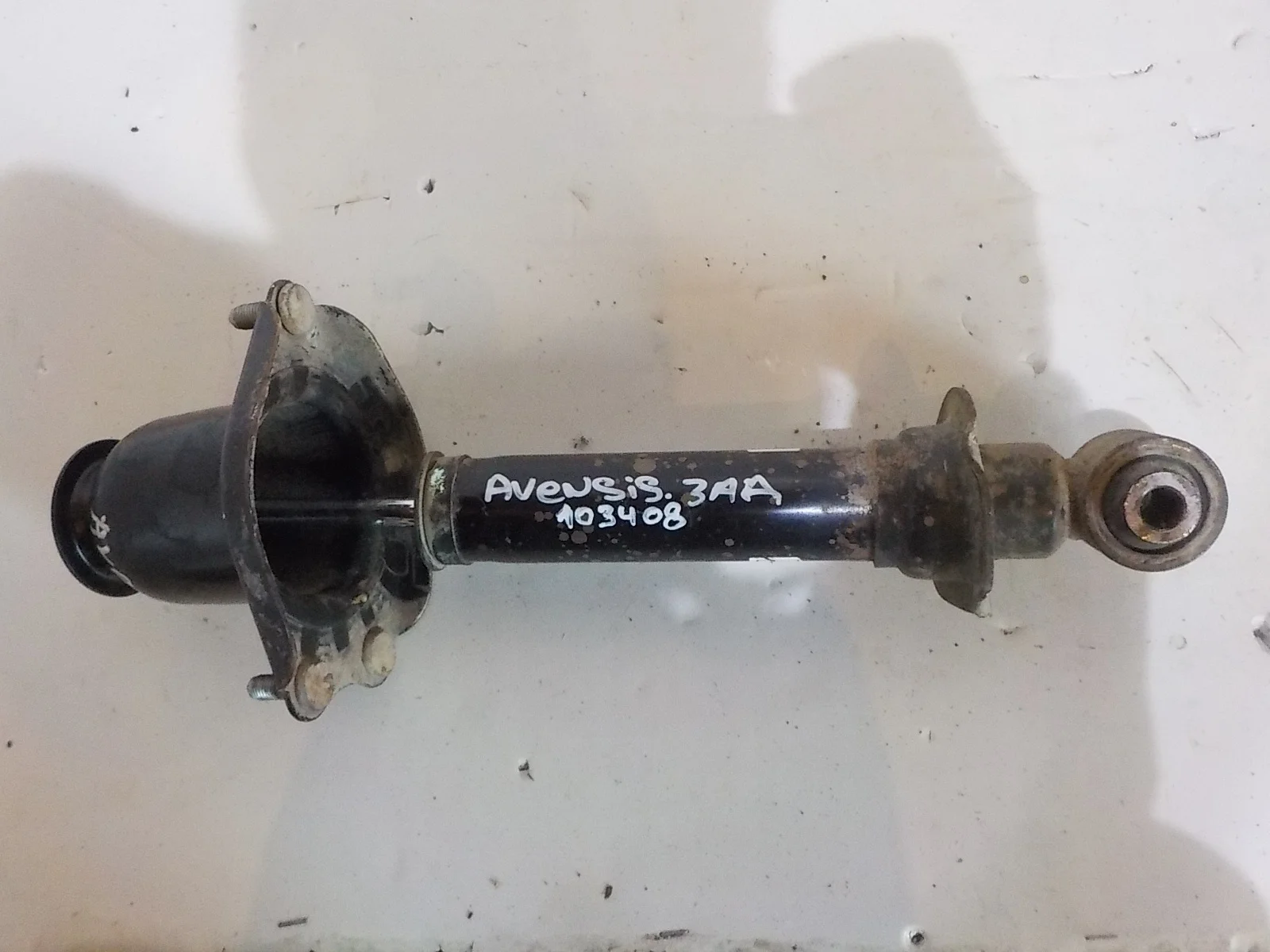 амортизатор Toyota Avensis T250 (2003—2006) Зад