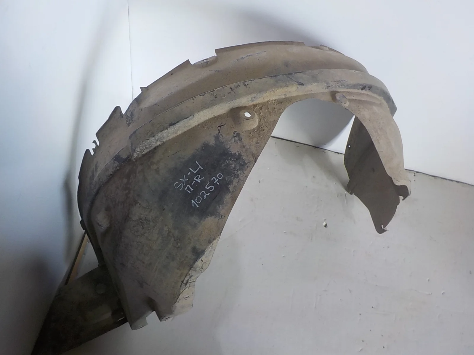 Подкрылок Suzuki SX4 I рестайлинг (2009—2014) Перед Право