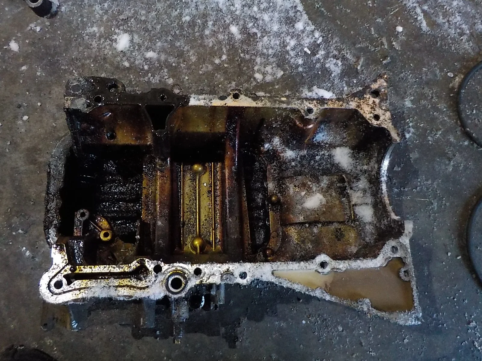 Поддон двигателя Toyota Avensis T220 (1997—2000)