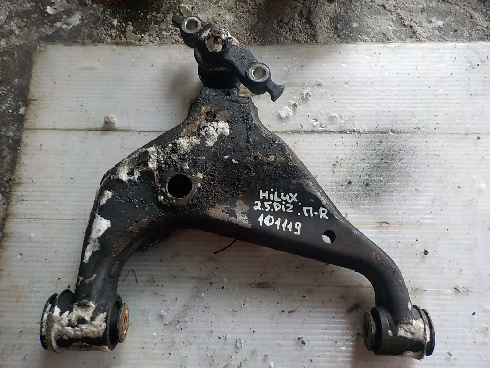 Рычаг Toyota Hilux VII рестайлинг (2011—2015) Перед Право