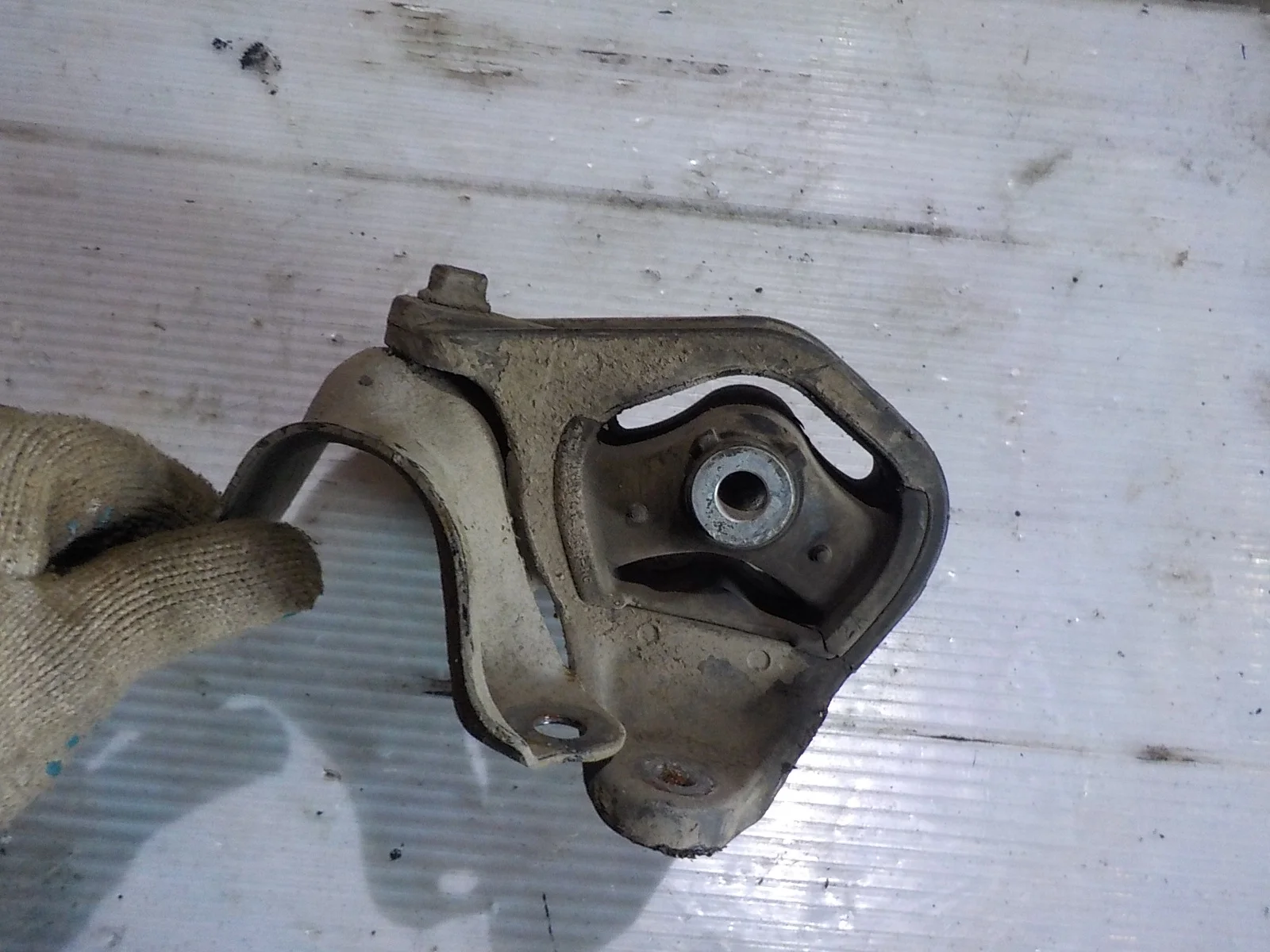 Опора двигателя Honda Accord VIII (2007—2011) Зад