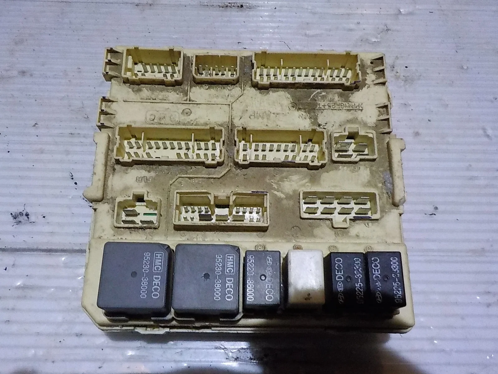 Блок предохранителей Hyundai Sonata V (2004—2007)