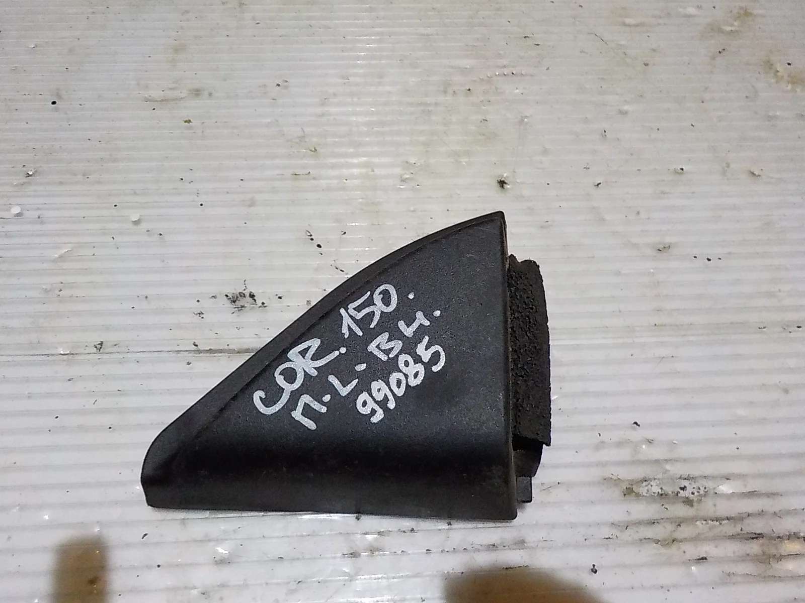 Накладка на крыло Toyota Corolla X (2006—2010) Перед Лево