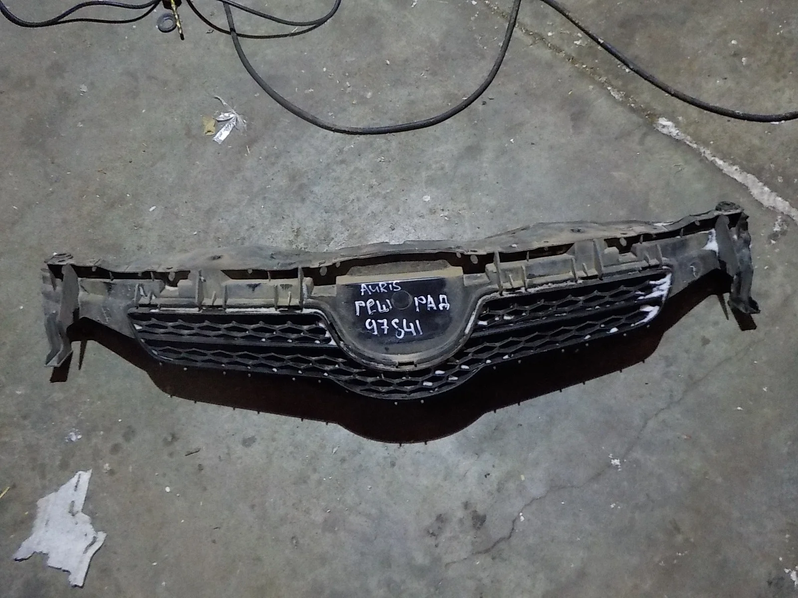 Решетка радиатора Toyota Auris E150 (2006—2010)