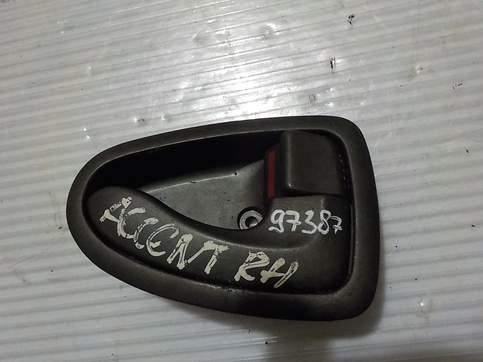 Ручка двери внутренняя Hyundai Accent II (1999—2012)