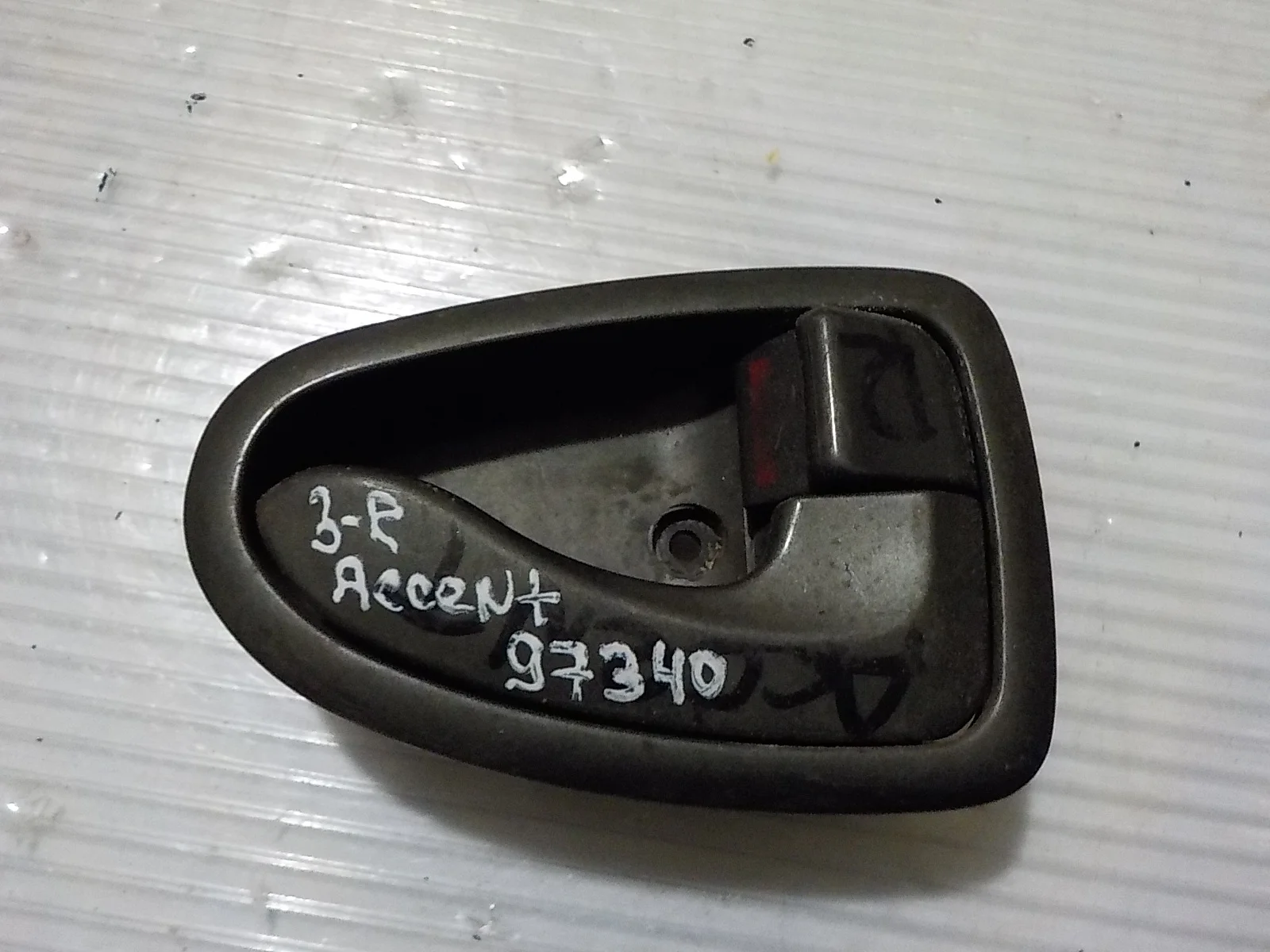 Ручка двери внутренняя Hyundai Accent II (1999—2012)