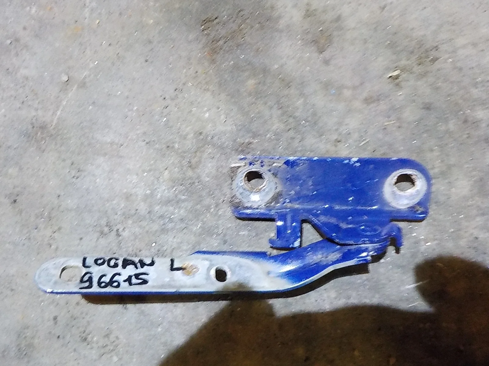 Петля капота ВАЗ (LADA) Largus I (2012—2021)