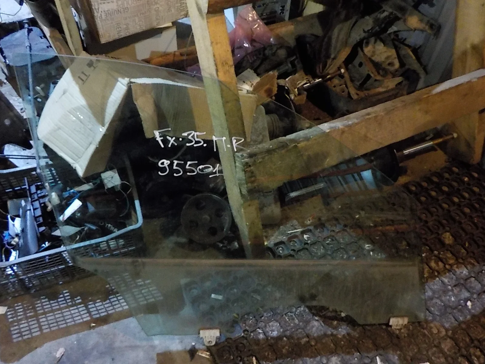 стекло Infiniti FX35 I (2002—2006) Перед Право