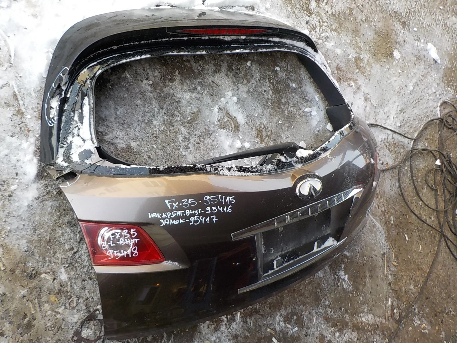 Крышка багажника Infiniti FX35 I (2002—2006)