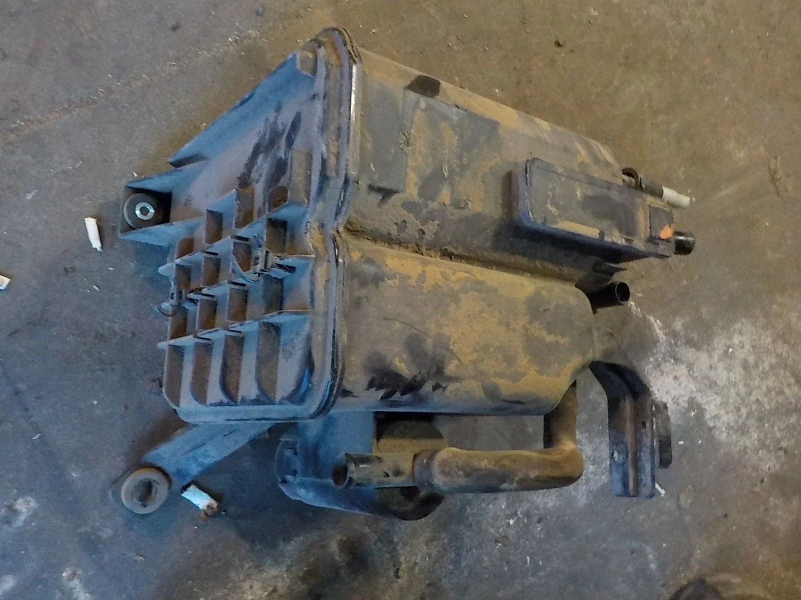 Адсорбер Volkswagen Touareg I рестайлинг (2006—2010)