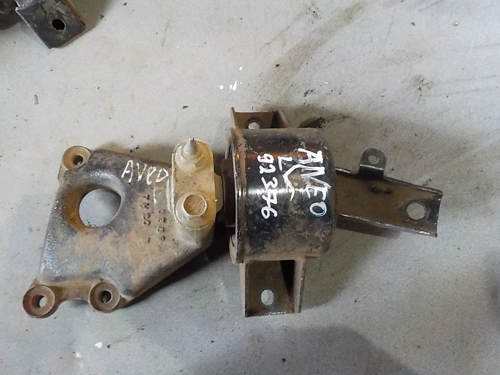 Опора двигателя Chevrolet Aveo I (2003—2008)