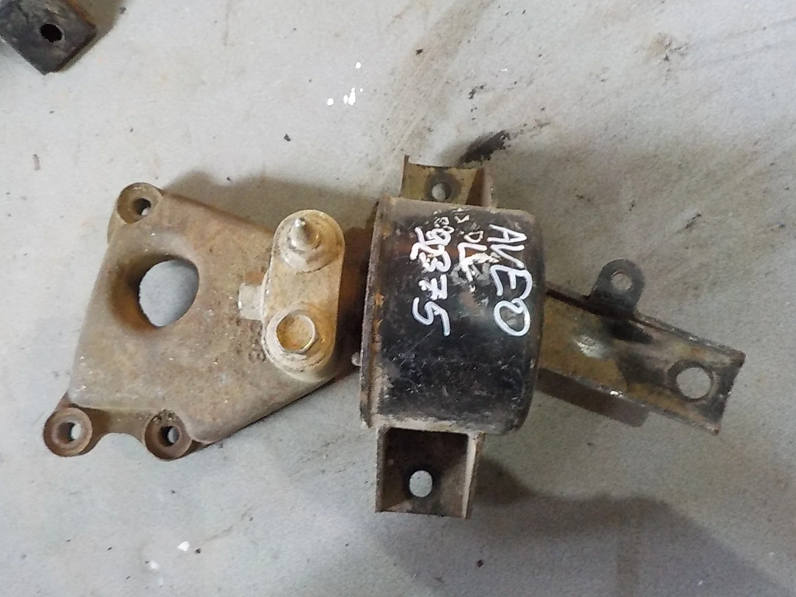 Опора двигателя Chevrolet Aveo I (2003—2008)