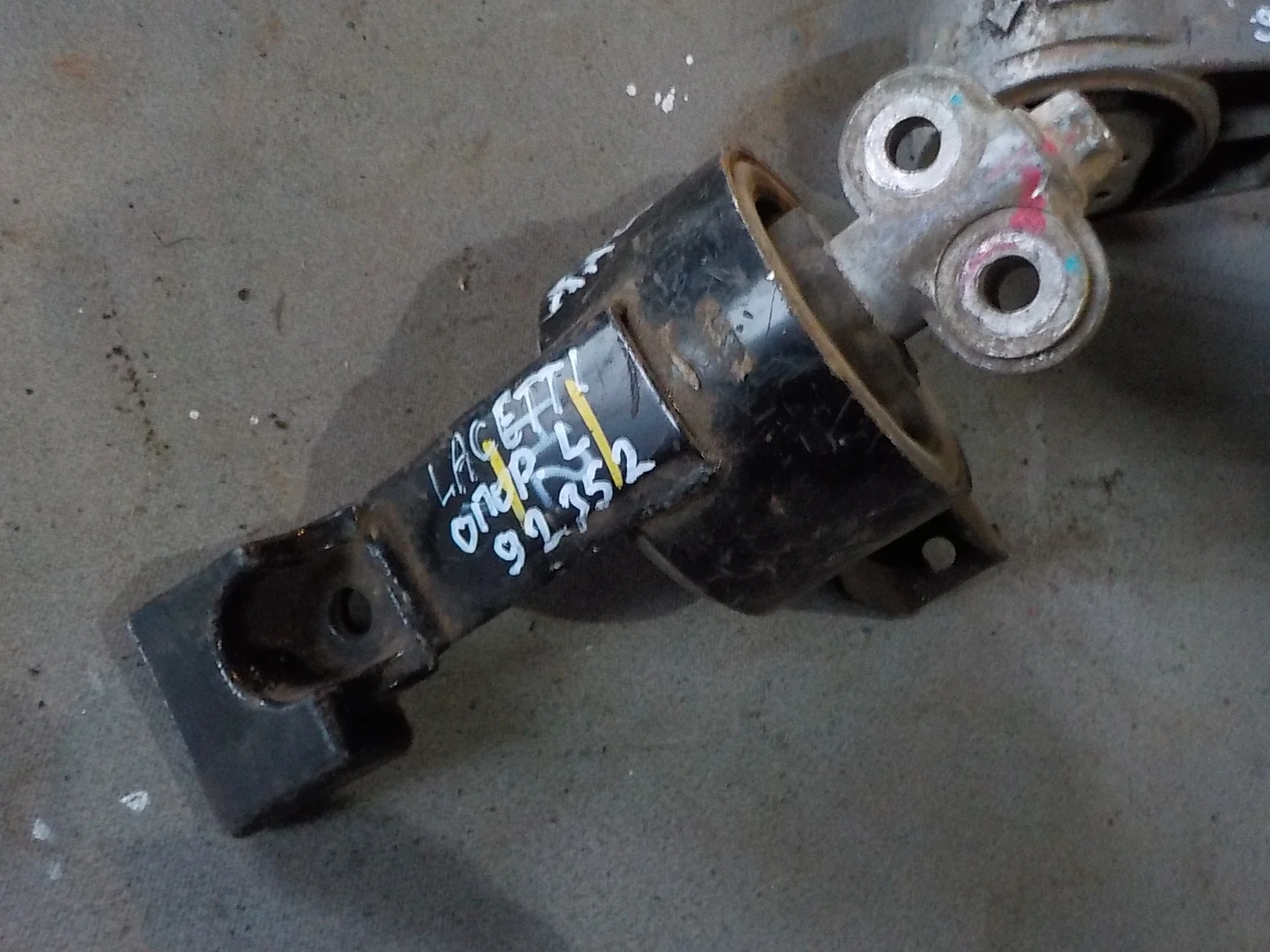 Опора двигателя Chevrolet Lacetti I (2004—2013)