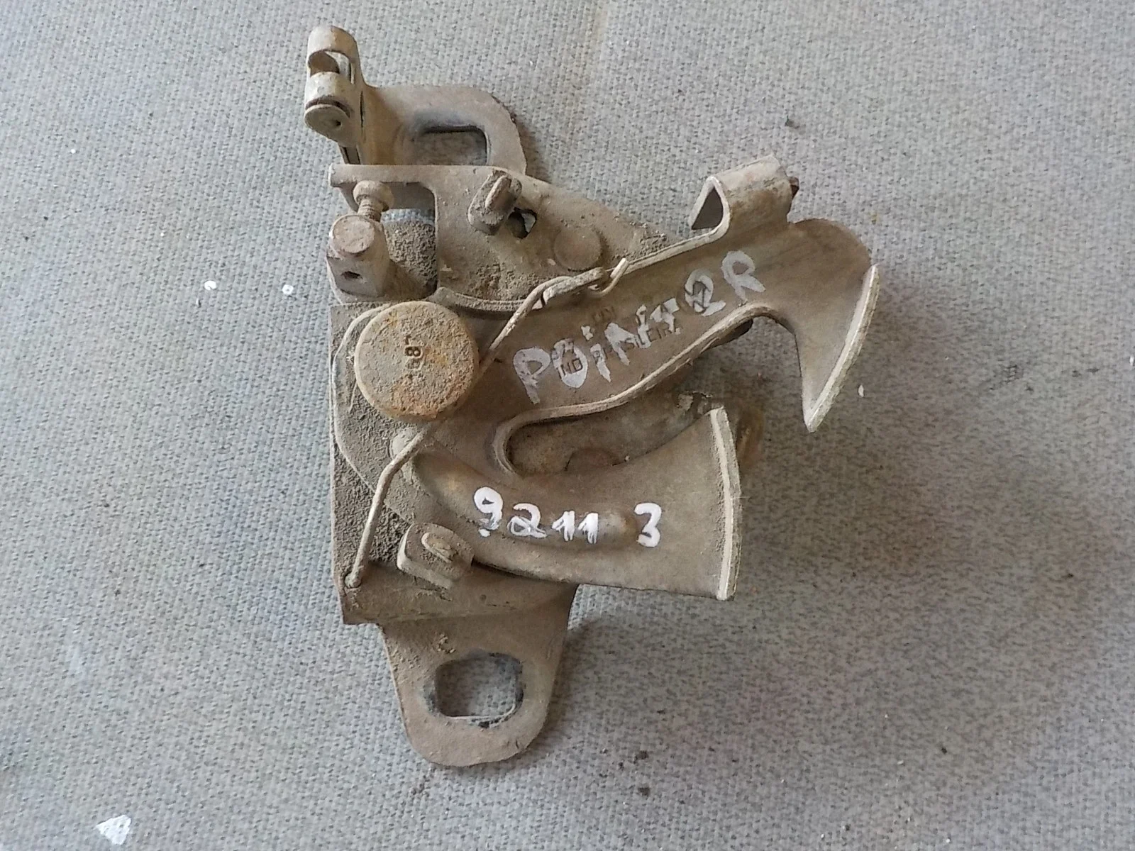 Замок капота Volkswagen Pointer I (2003—2006)