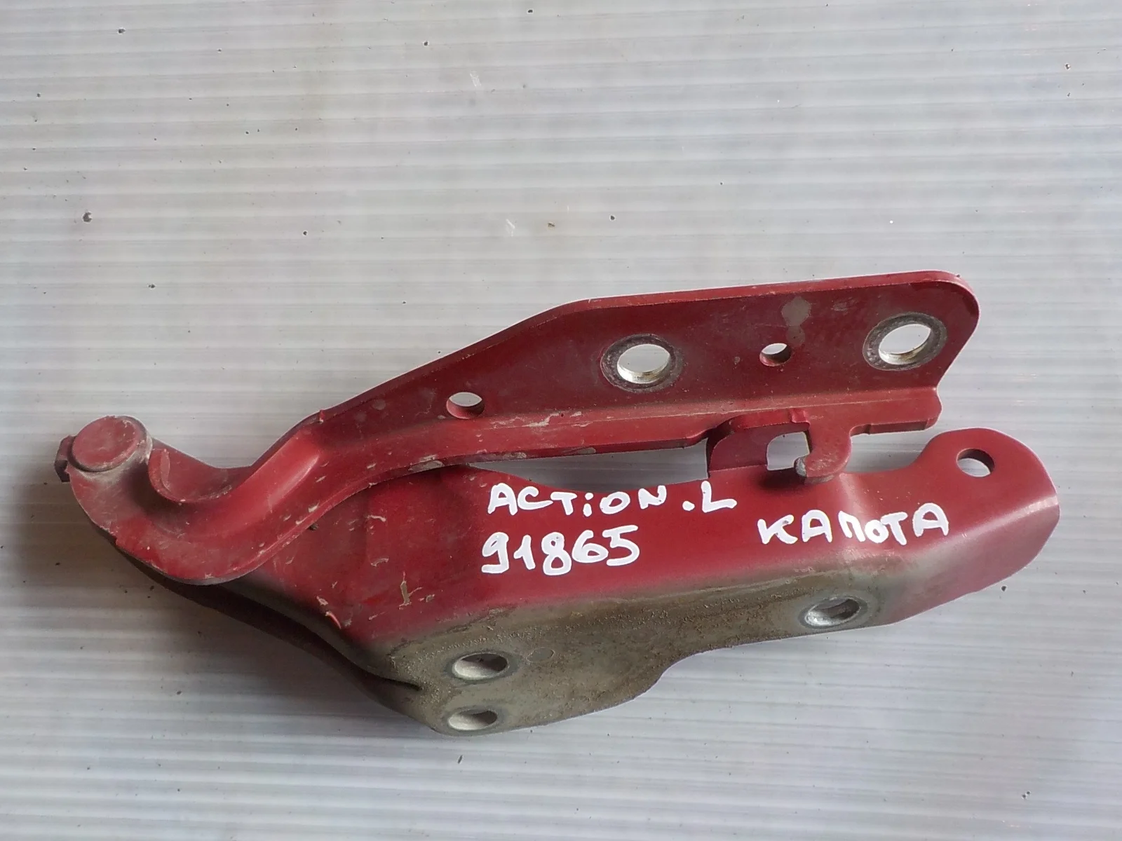 Петля капота SsangYong Actyon I (2005—2011) Перед Лево