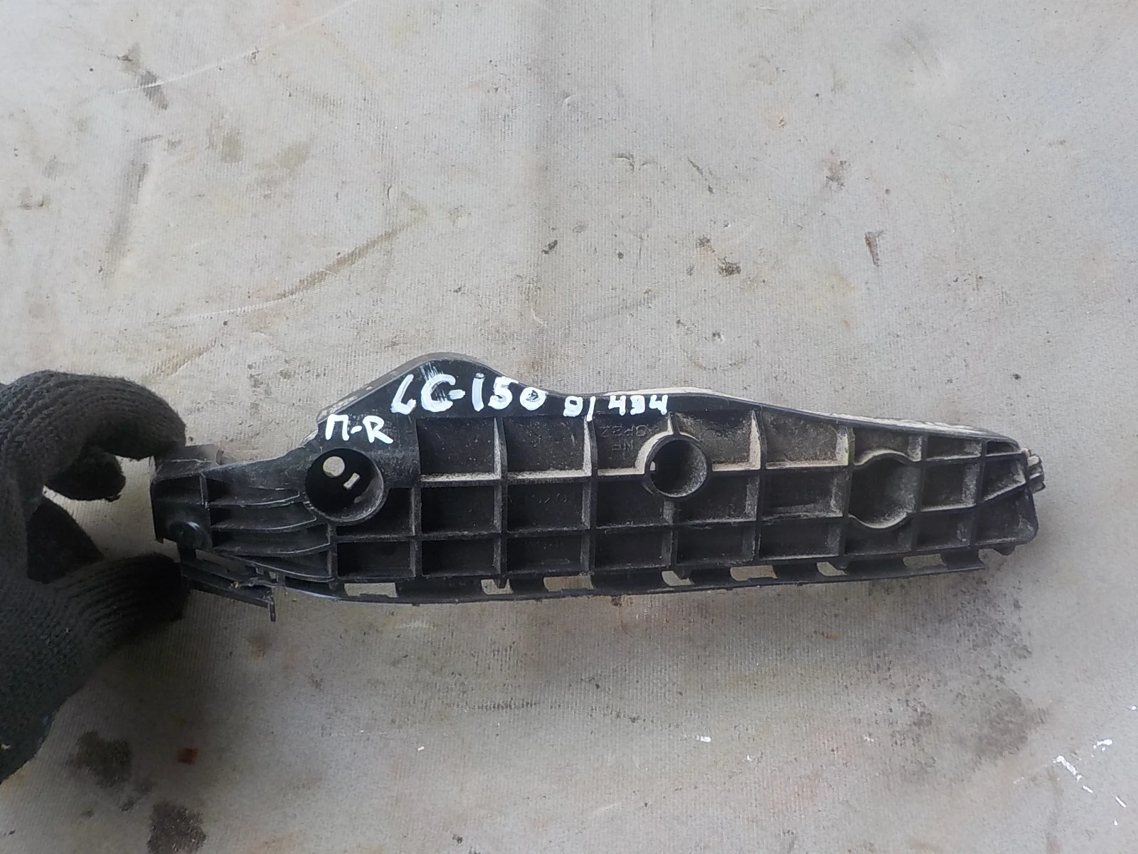 кронштейн бампера Toyota Land Cruiser Prado 150 рестайлинг 2 (2017—2025) Перед Право