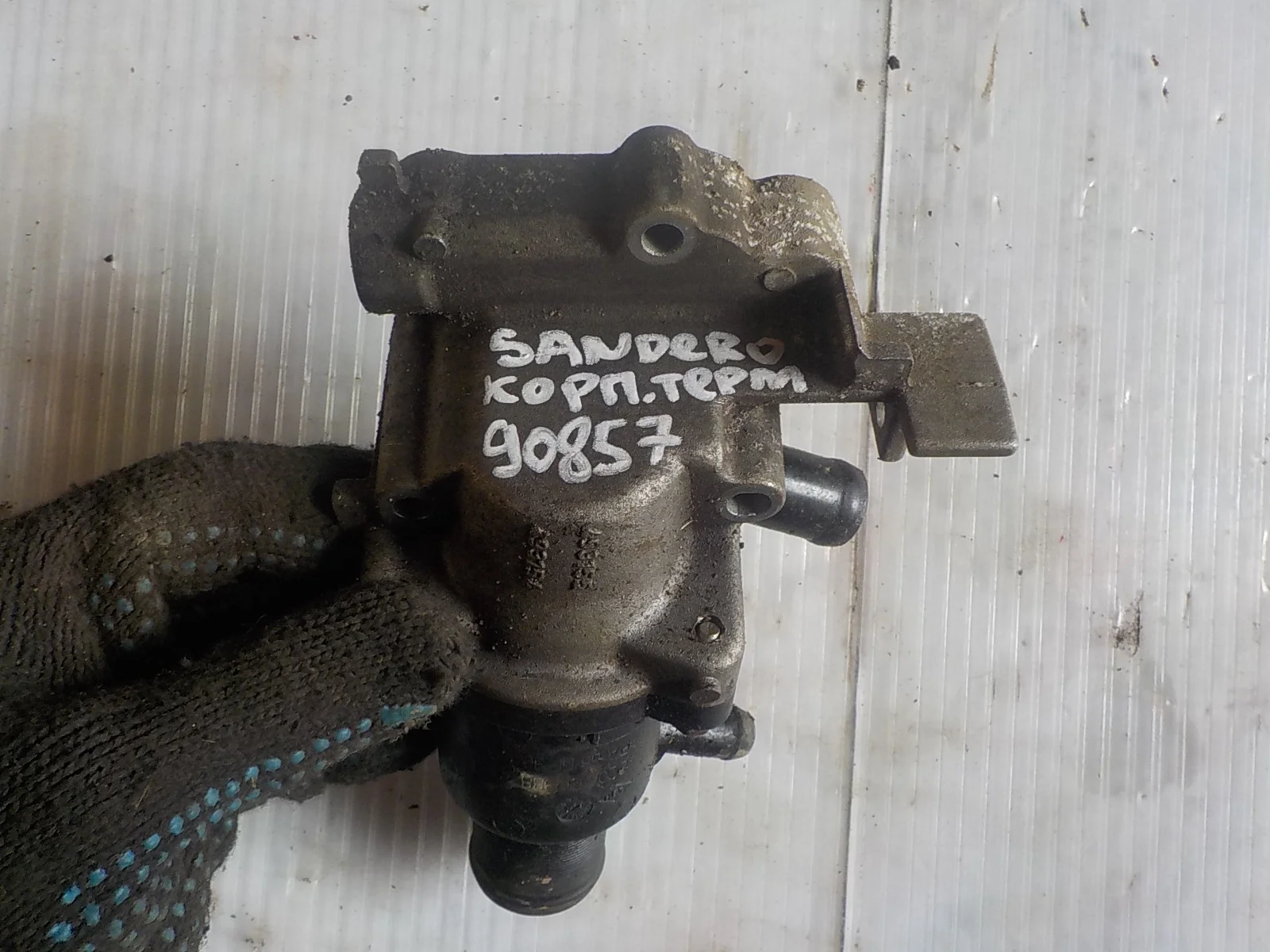 Корпус термостата Renault Logan I (2004—2009)