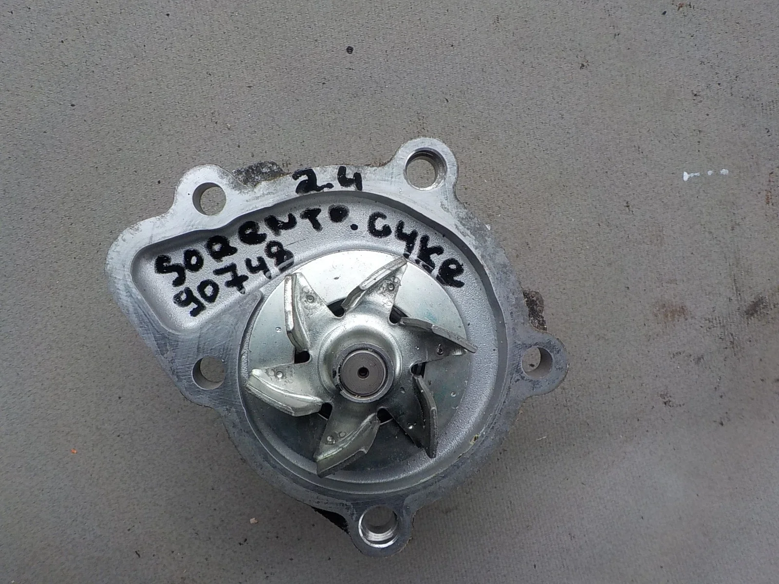 Помпа Kia Sorento I (2002—2006)