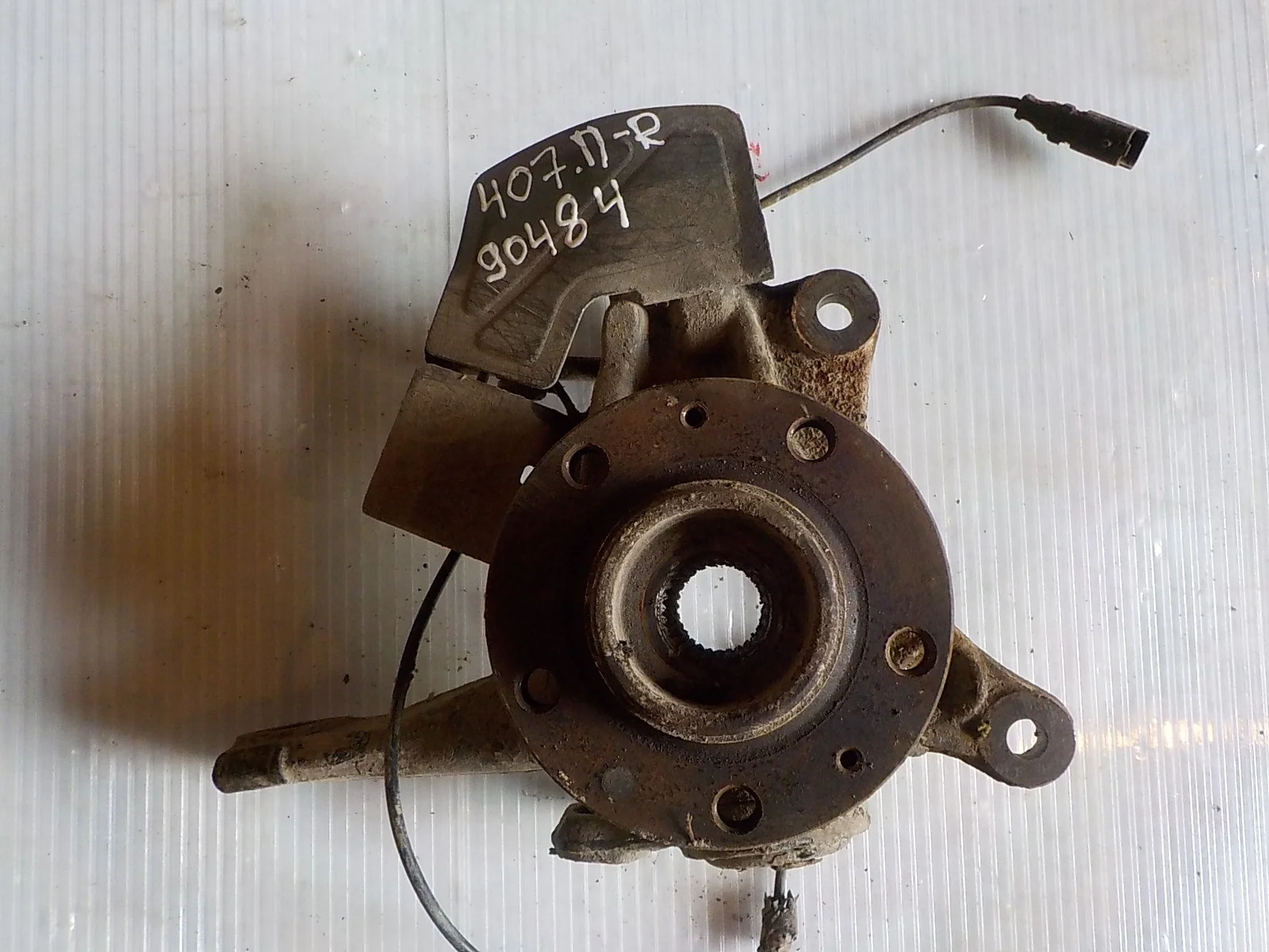 кулак поворотный Peugeot 407 I (2004—2011) Перед Право