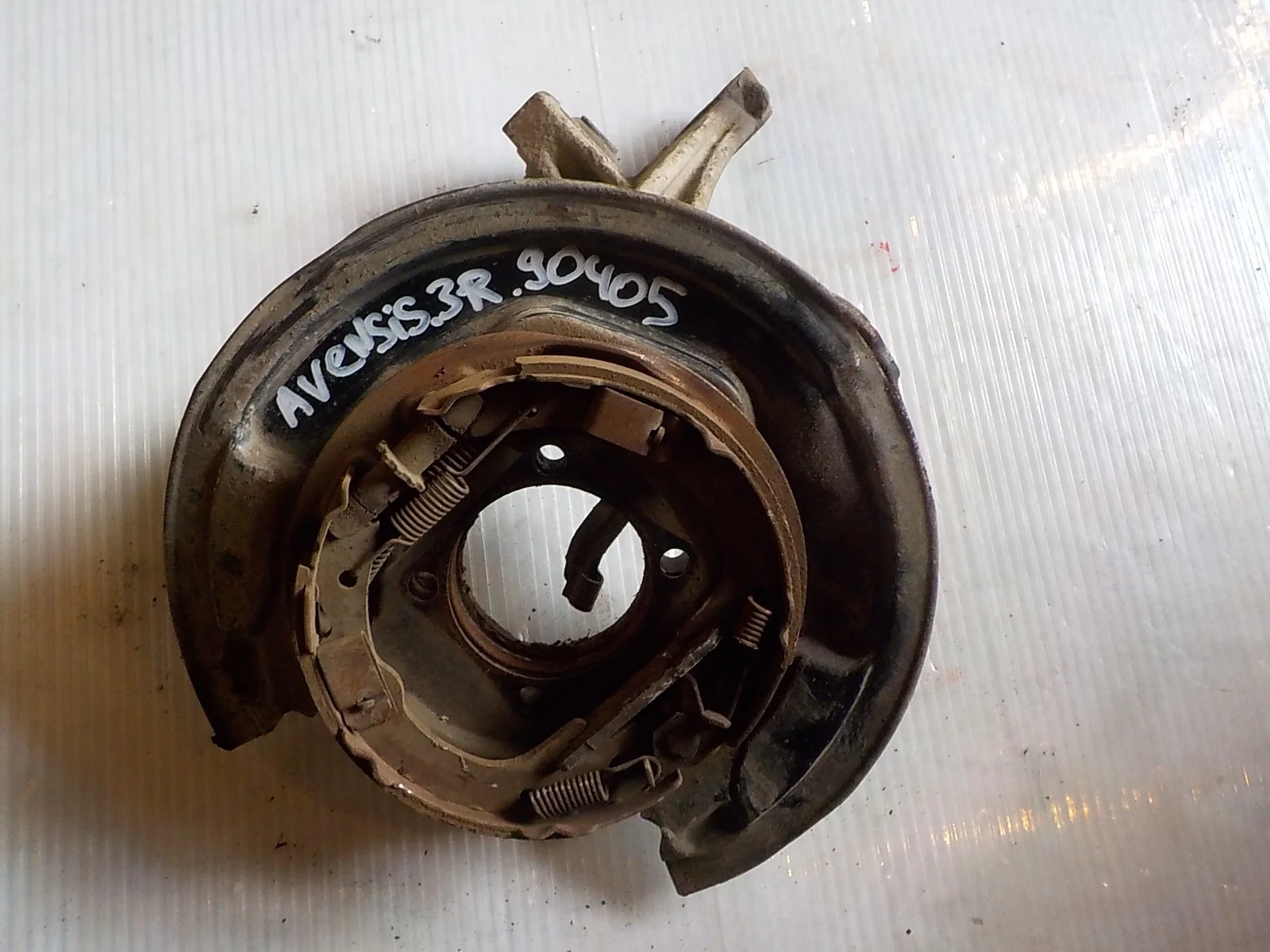 кулак поворотный Toyota Avensis T250 рестайлинг (2006—2009) Зад Право