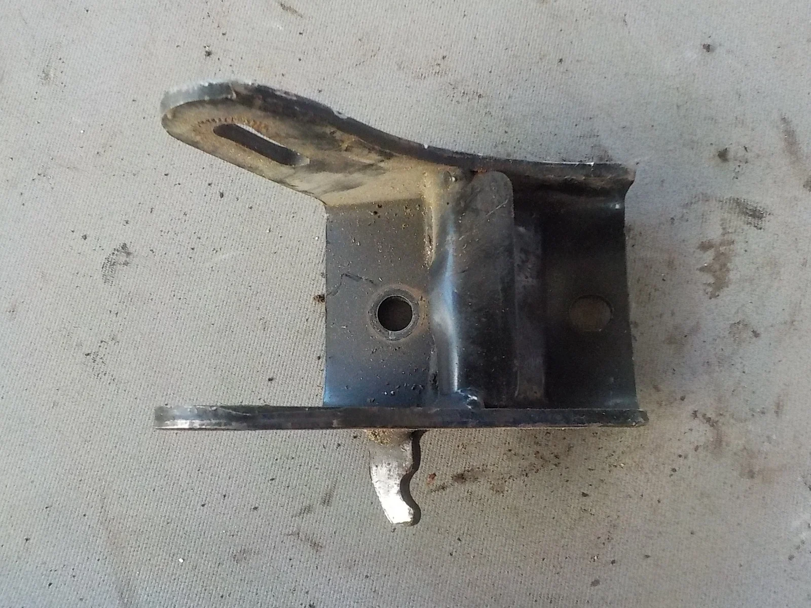 Кронштейн опоры КПП Kia Ceed ED (2006—2010)