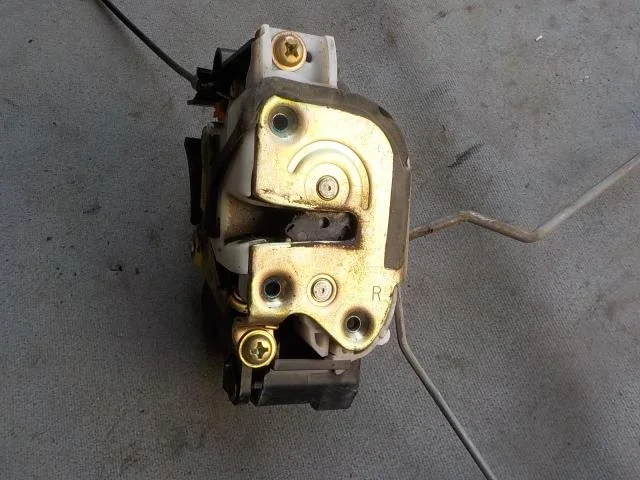 Замок двери Mitsubishi Lancer X (2007—2010) Перед Право