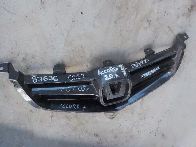 Решетка радиатора Honda Accord VII (2002—2006)