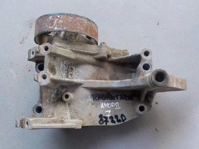 Кронштейн генератора Honda CR-V III (2006—2009)