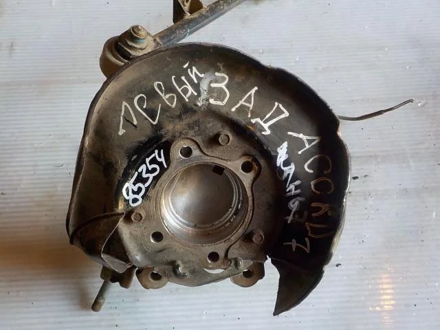 кулак поворотный Honda Accord VII (2002—2006) Зад Лево