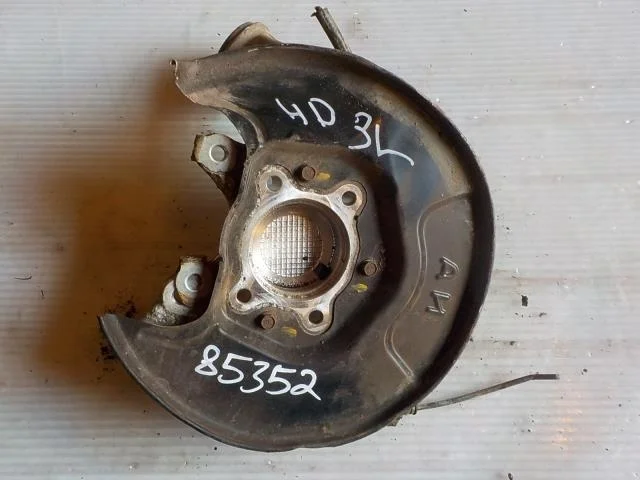 кулак поворотный Honda Civic VIII (2005—2009) Зад Лево