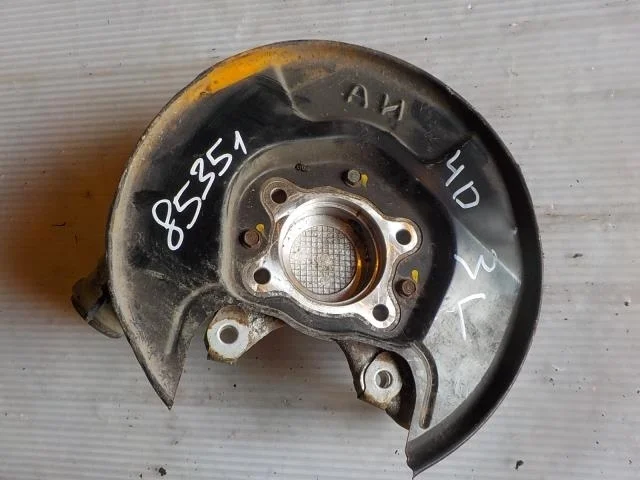 кулак поворотный Honda Civic VIII (2005—2009) Зад Лево