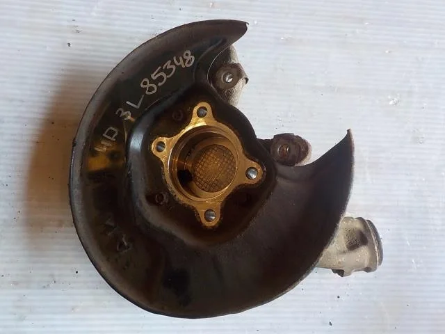 кулак поворотный Honda Civic VIII (2005—2009) Зад Лево