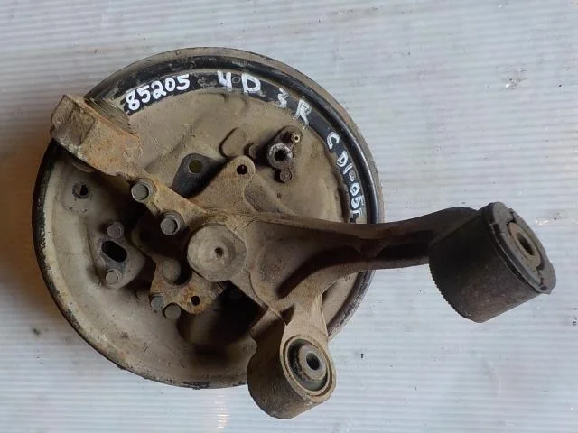 кулак поворотный Honda Civic VIII (2005—2009) Зад Право