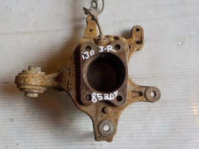 кулак поворотный Hyundai Elantra IV (2006—2011) Зад Право