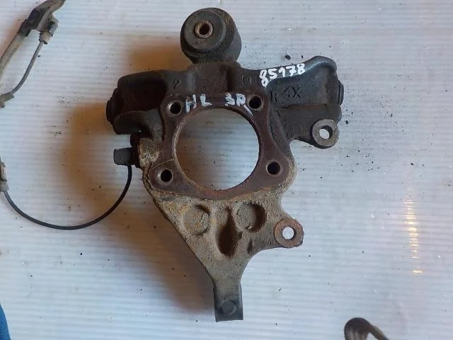 кулак поворотный Lexus RX II (2003—2006) Зад Право