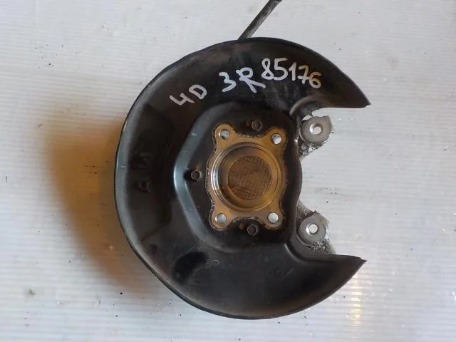 кулак поворотный Honda Civic VIII (2005—2009) Зад Право