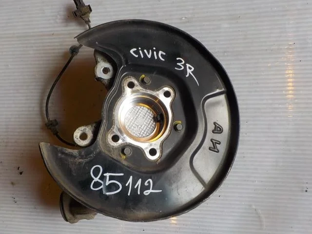 кулак поворотный Honda Civic VIII (2005—2009) Зад Право