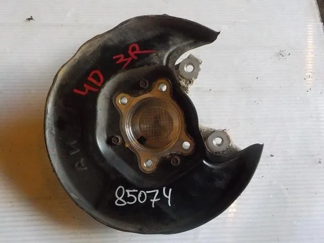 кулак поворотный Honda Civic VIII (2005—2009) Зад Право