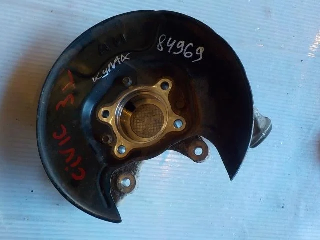 кулак поворотный Honda Civic VIII (2005—2009) Зад Право