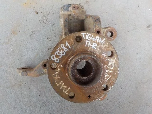 кулак поворотный Skoda Superb II (2008—2013) Перед Право