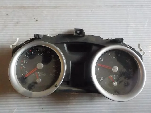 Панель приборов Renault Megane II (2002—2006)