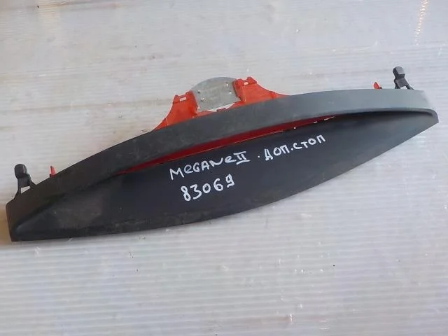 стоп-сигнал Renault Megane II рестайлинг (2006—2009)