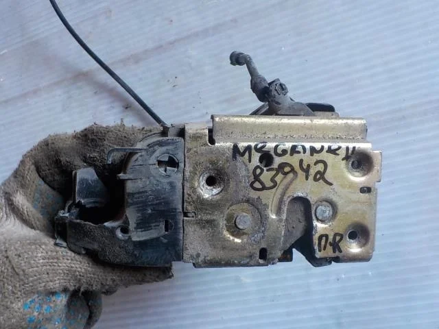 Замок двери Renault Megane II (2002—2006) Перед Право