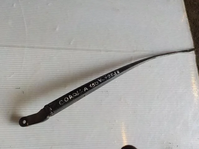 Поводок стеклоочистителя Toyota Corolla X (2006—2010) Перед Право