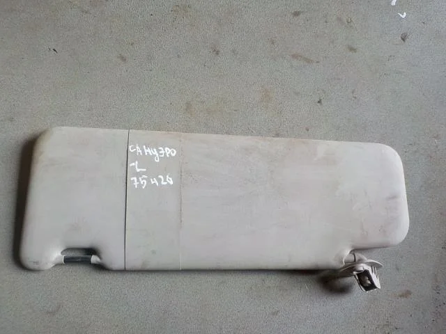 козырек Renault Sandero I (2009—2014)  Лево