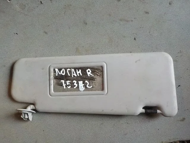 козырек Renault Logan I (2004—2009)  Право